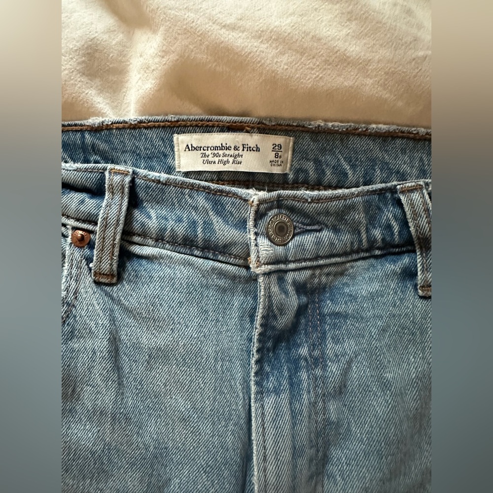 Abercrombie 90’s straight ultra high rise jeans